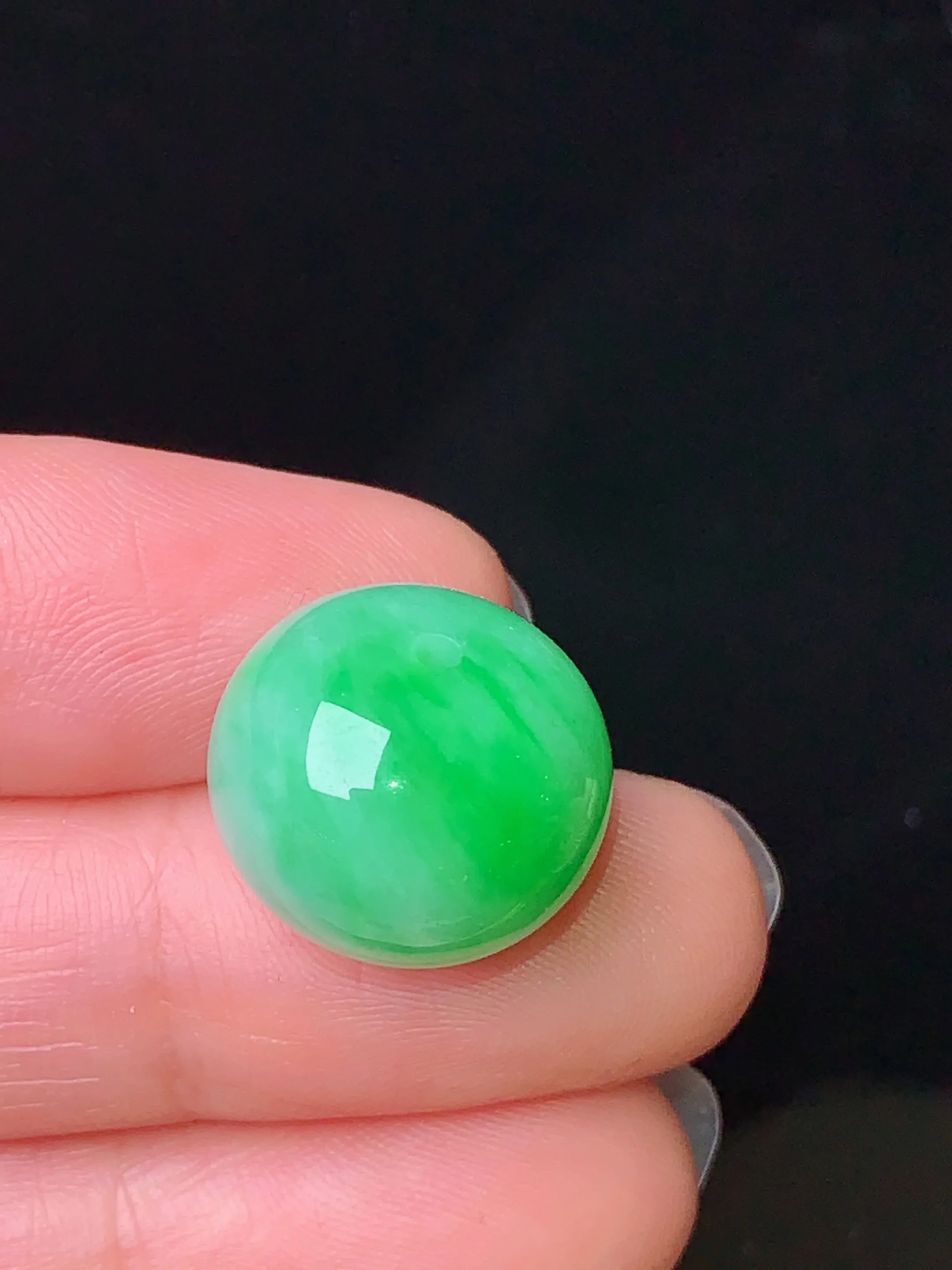 翠绿路路通吊坠 玉质细腻 色泽艳丽 整体尺寸15.3*12.2