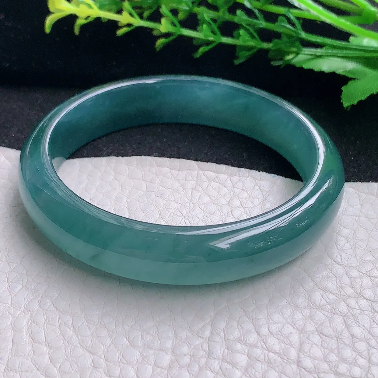 yh自然光57.8*137.5平安镯 天然翡翠a货冰蓝宽边玉镯子 玉手环