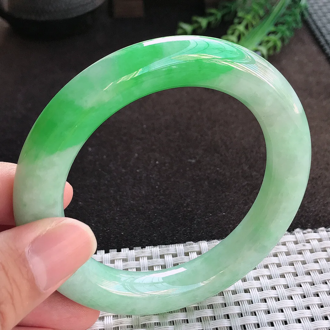 自然光59/11.8/12老坑精美温润飘阳绿胖圆条手镯翡翠玉镯美人镯