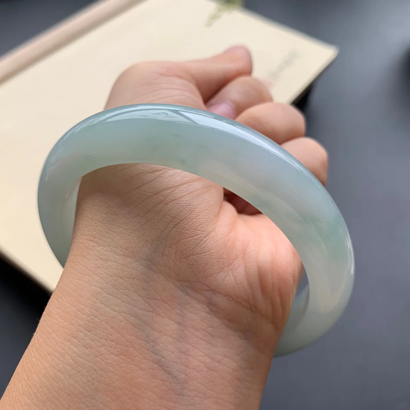 59圈口冰飘花正圈手镯 尺寸：59-12.8-8.5，无纹裂，水润起胶，细腻光滑