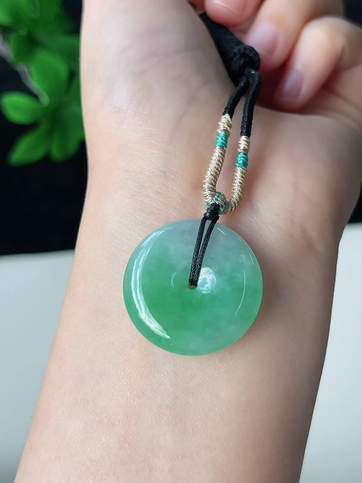 翡翠糯化种浅绿色平安扣