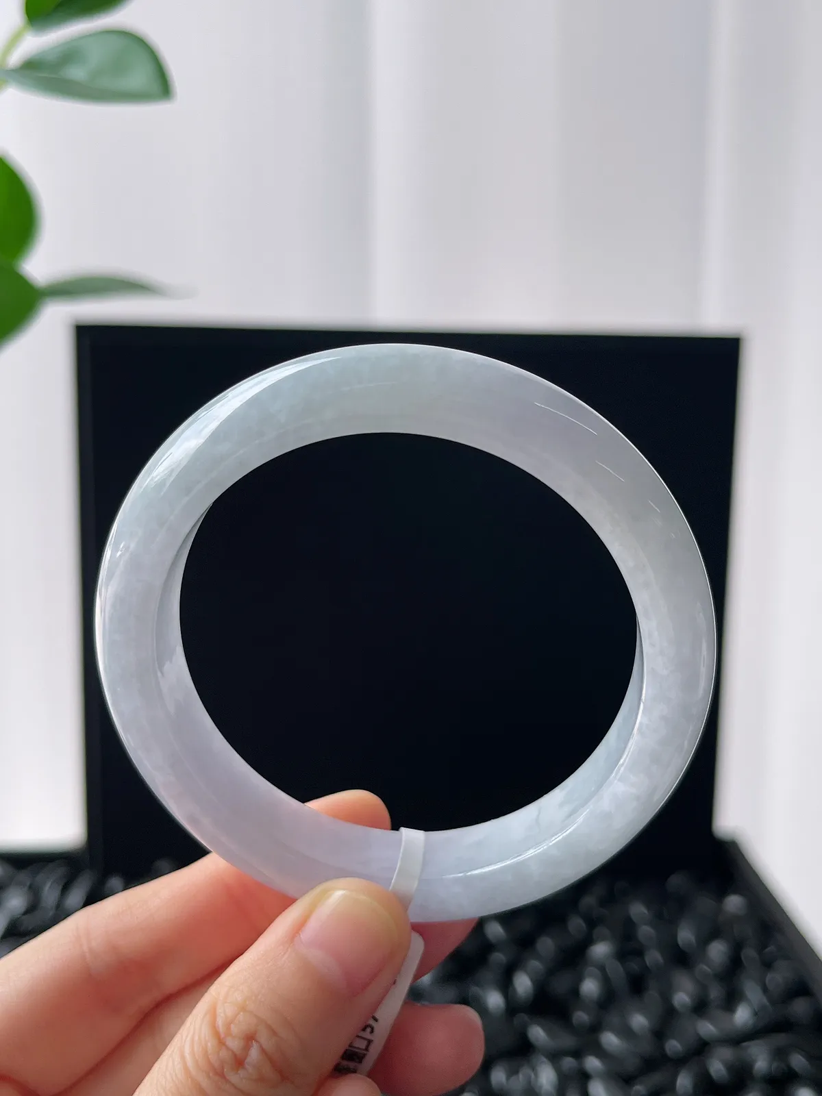 正圈57圈口，翡翠糯化种浅紫色手镯