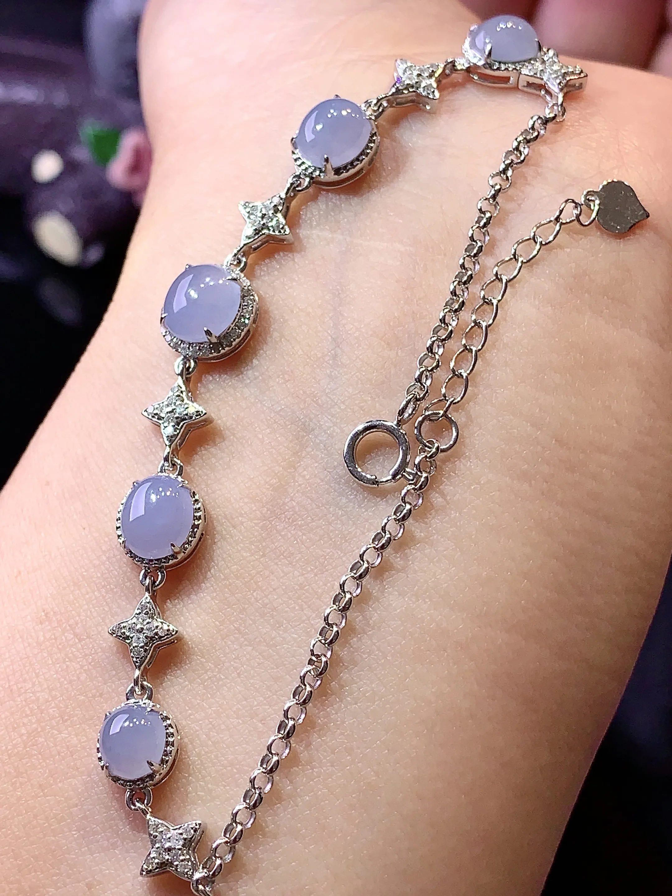 18k金钻镶嵌紫罗兰蛋面手链 玉质细腻 色泽艳丽 整体尺寸96*8*5