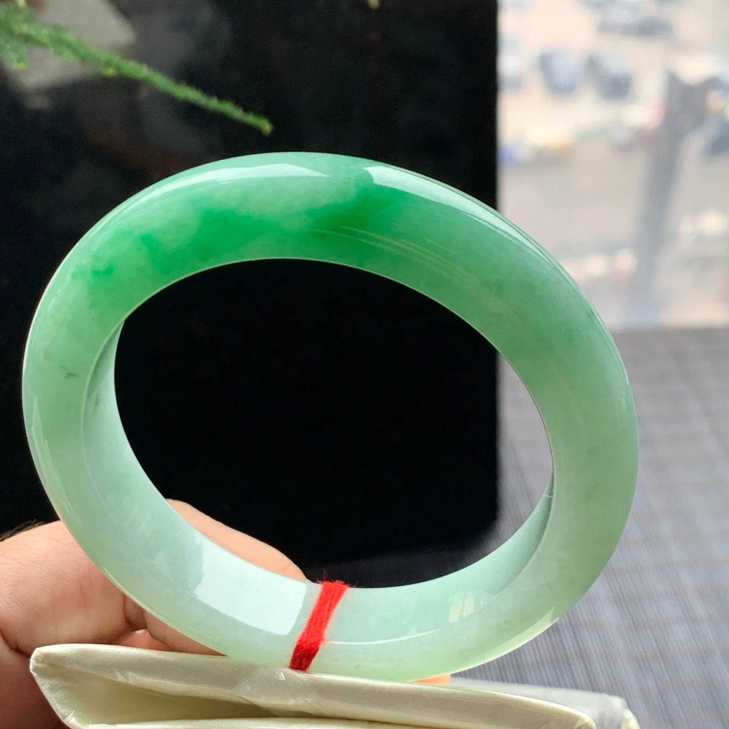 正圈冰糯翠绿 无瑕 尺寸:55.6/12.9/9.3 色好🥰🥰