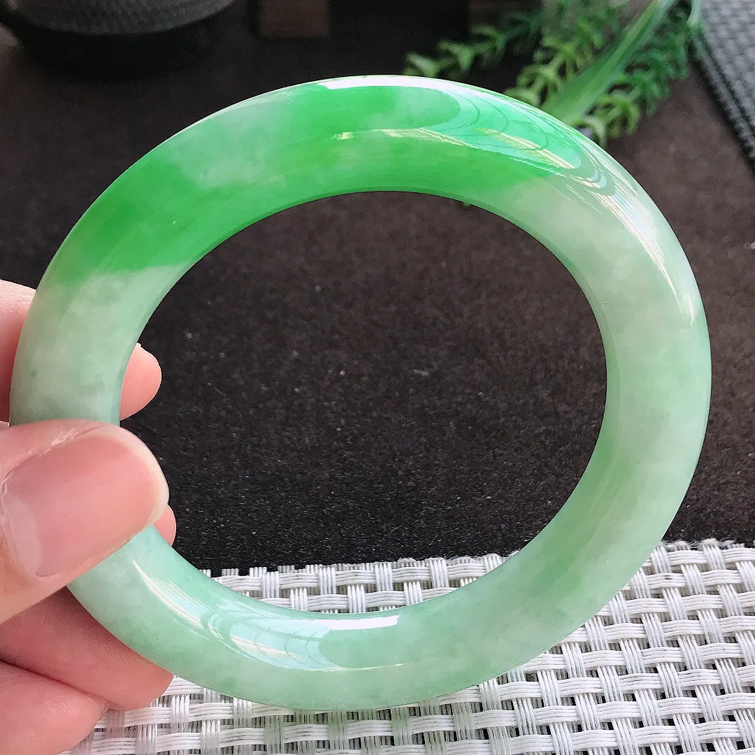 自然光59/11.8/12老坑精美温润飘阳绿胖圆条手镯翡翠玉镯美人镯