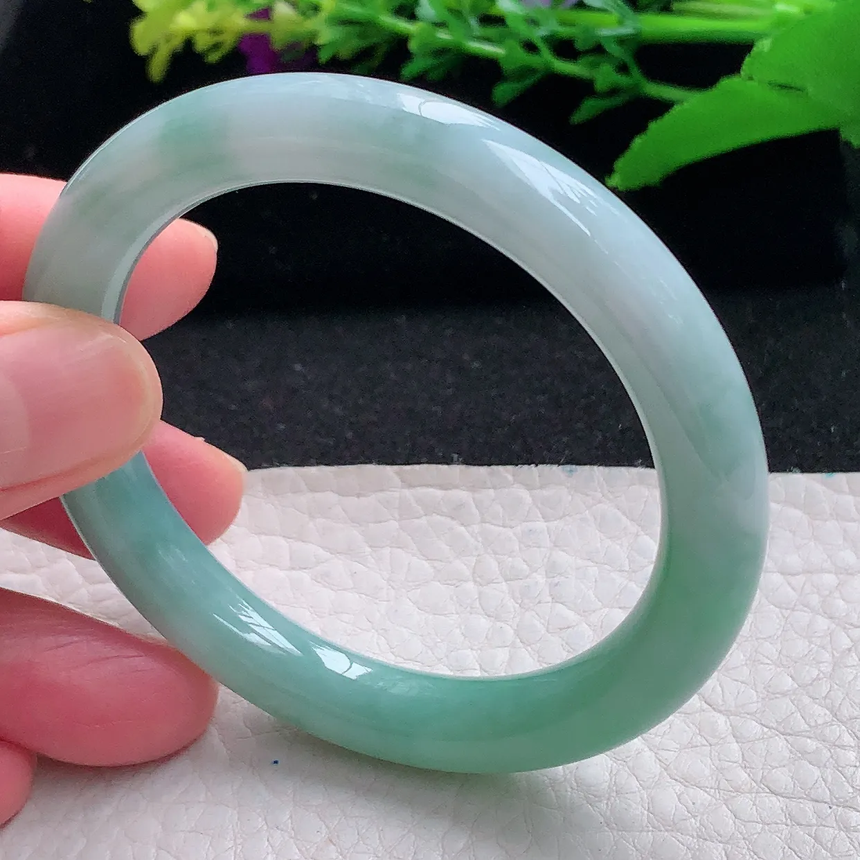 n小圈口52*8.8*8.5美人镯 天然缅甸翡翠a货蓝韵圆条圆条玉镯子