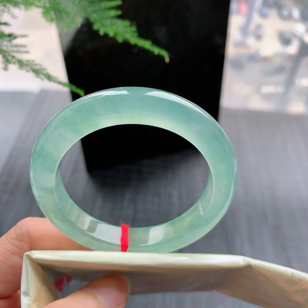 正圈冰玻晴绿 无瑕 尺寸:51.1/10.1/8.8 种色俱佳🥰🥰