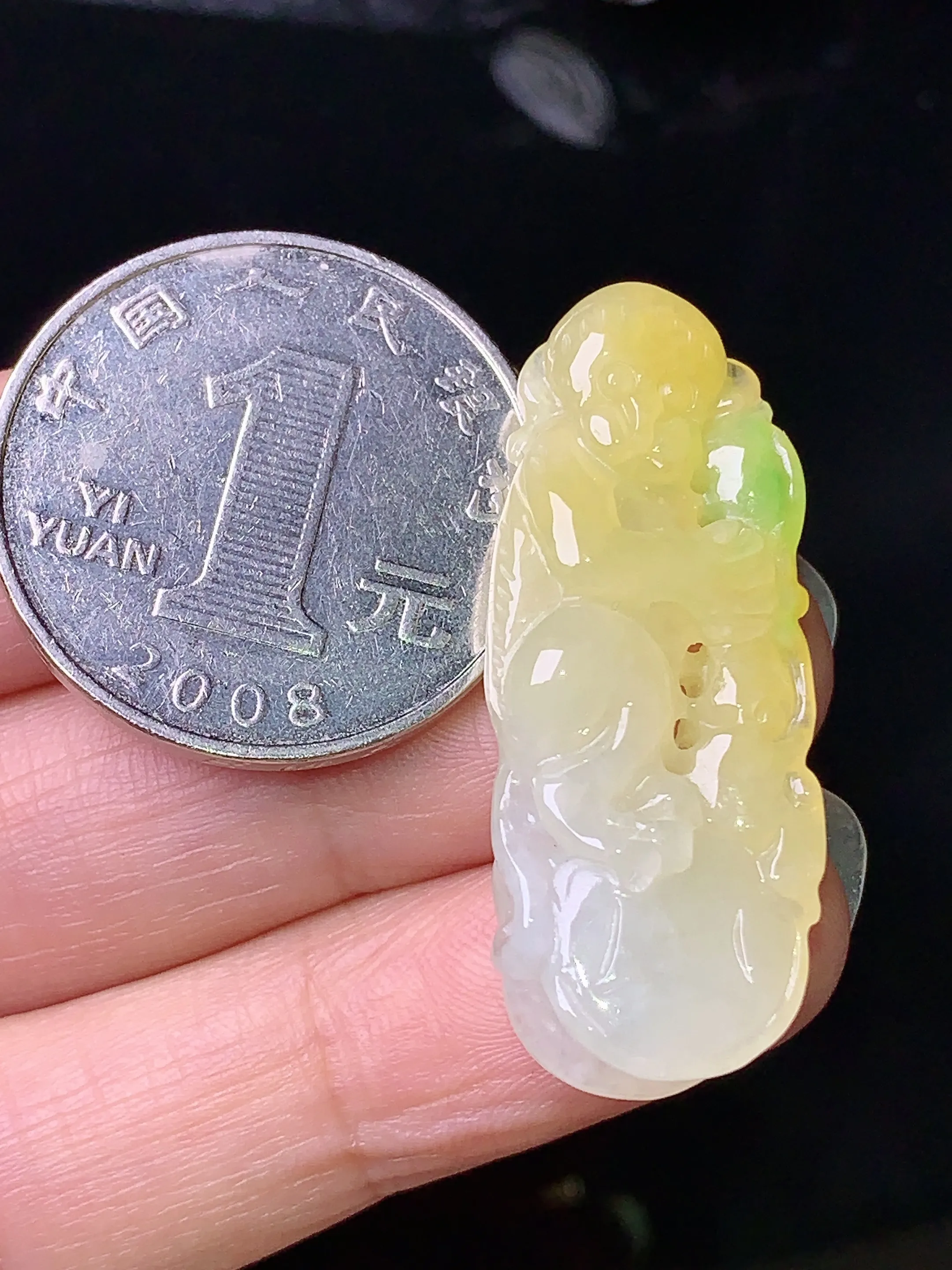 黄翡猴吊坠 玉质细腻 色泽清新艳丽 整体尺寸35.3*14*8