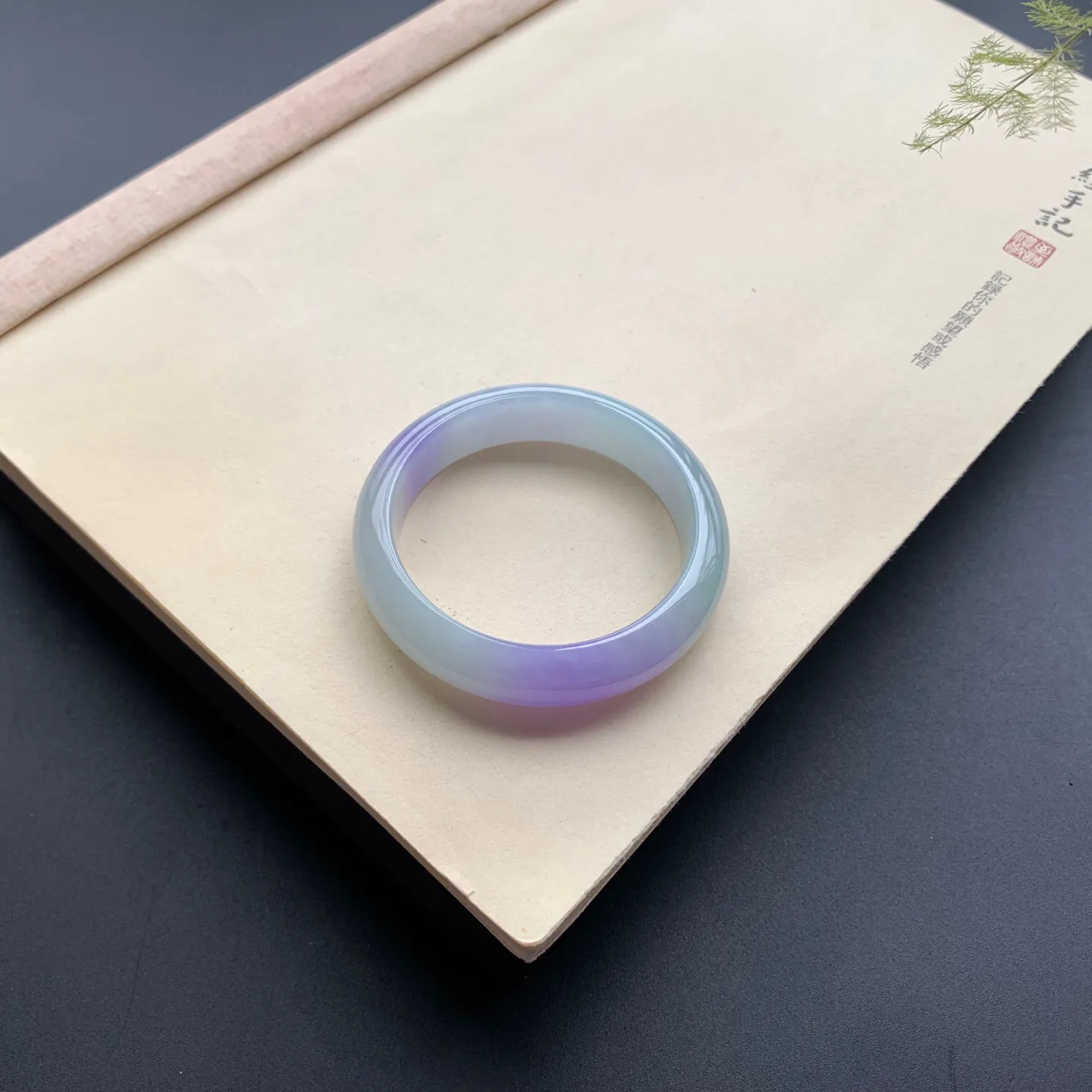 50圈口紫罗兰正圈手镯 尺寸：50-12.5-7.5，无纹裂，细腻光滑，色泽浓郁