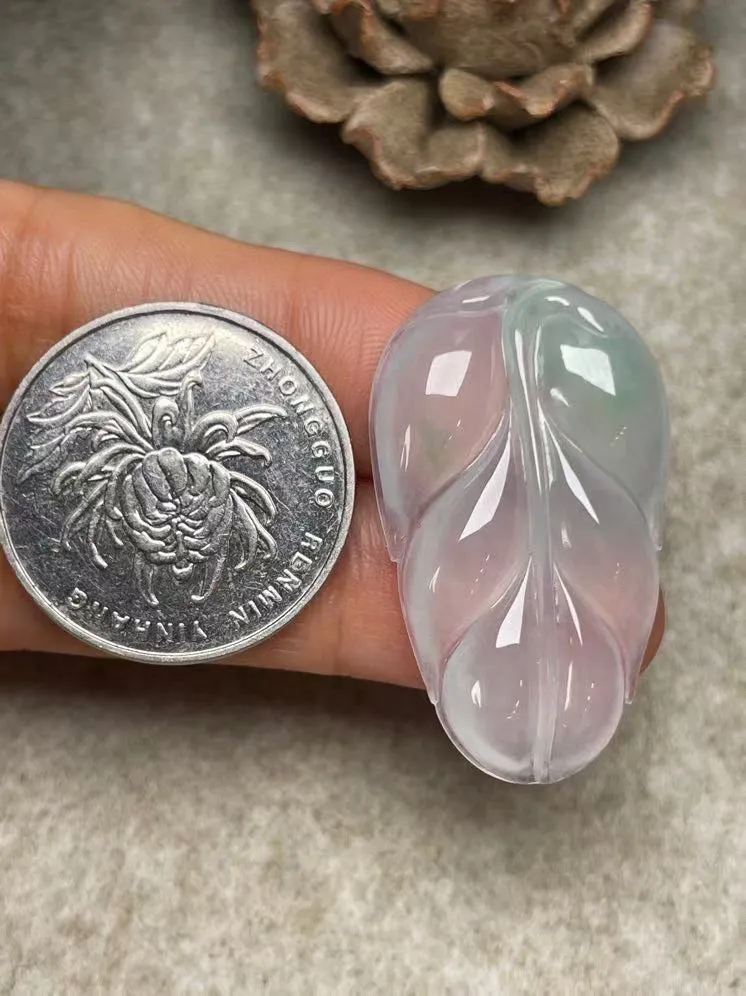 冰种【叶子】吊坠，种水好，玉质细腻 ，卖相好.