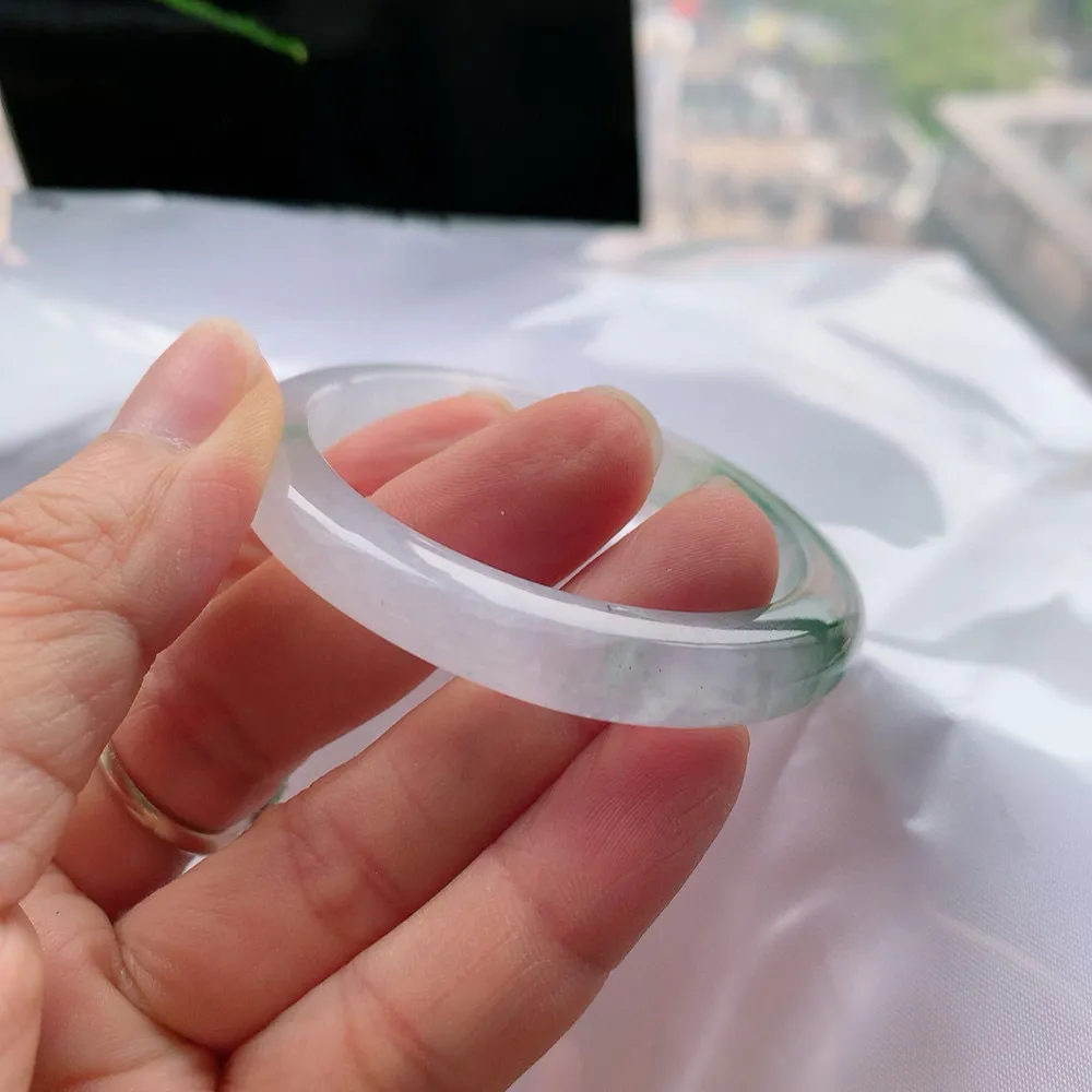 贵妃冰玻飘花 微纹 尺寸:52.3/45/8.4/7 花美 种水好