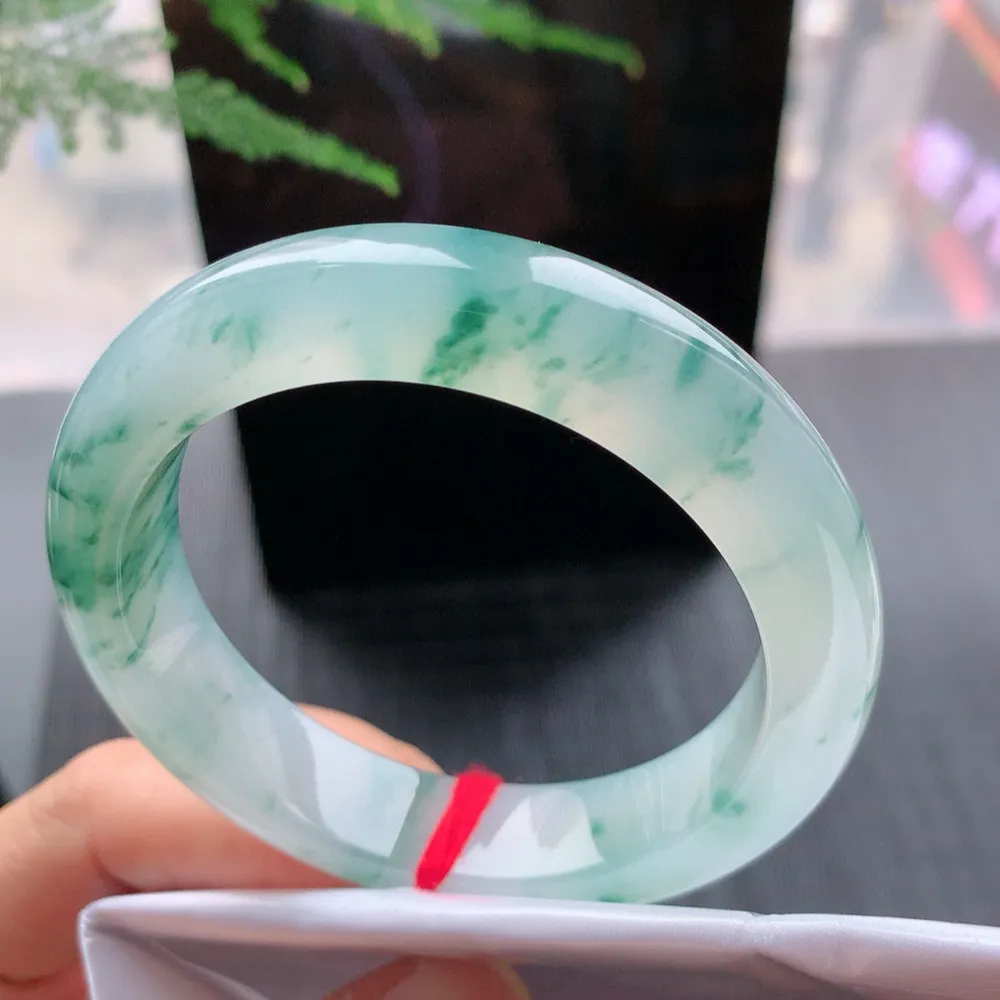 正圈高冰飘花 无瑕 尺寸:54.2/12.7/9.1 花美 种水好