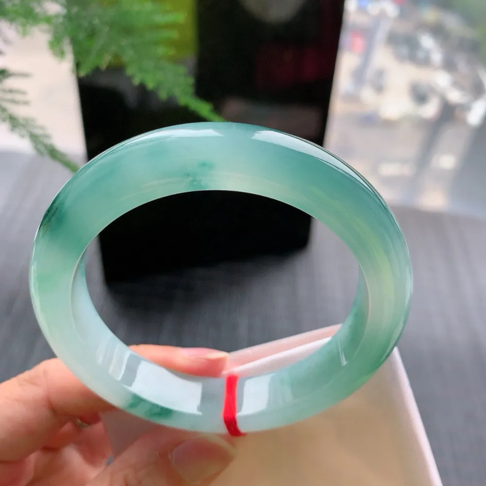 正圈冰飘花 无瑕 尺寸:57.4/12.4/9.4 花美 起胶感