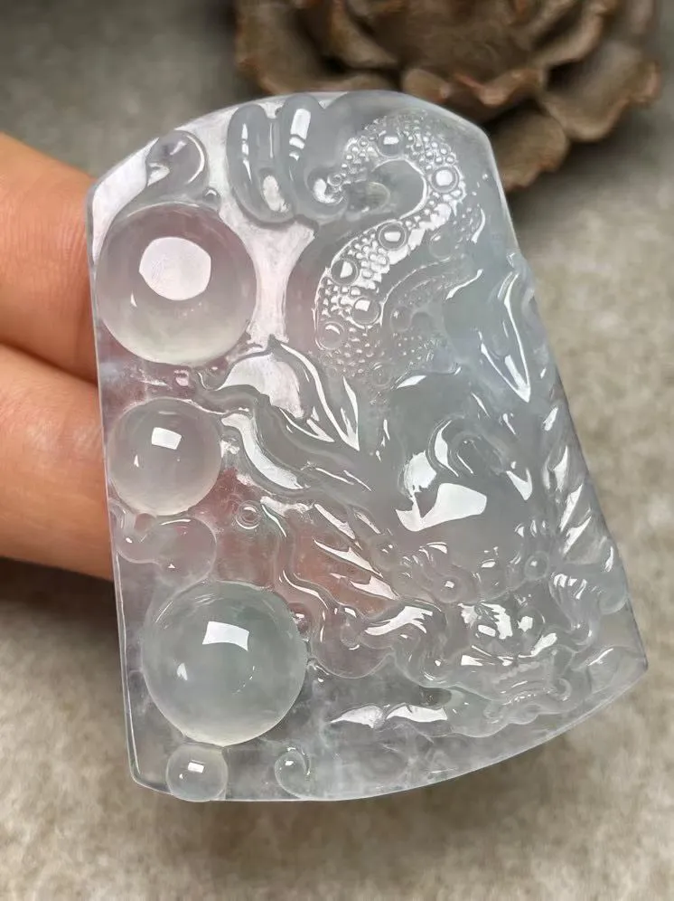 冰种【龙行天下】吊坠，种水好，玉质细腻 ，卖相好.