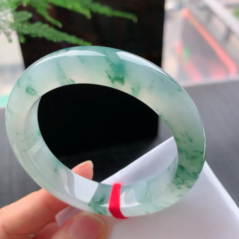 正圈高冰飘花 无瑕 尺寸:54.2/12.7/9.1 花美 种水好