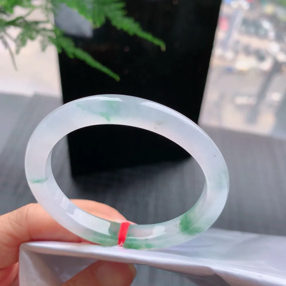 贵妃冰玻飘花 微纹 尺寸:52.3/45/8.4/7 花美 种水好