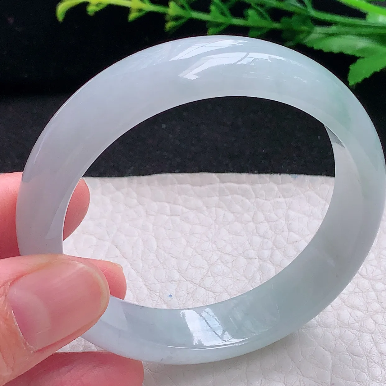 js大圈口58*53*13*6.8贵妃镯 天然缅甸翡翠a货清爽蛋形玉镯子 玉手环