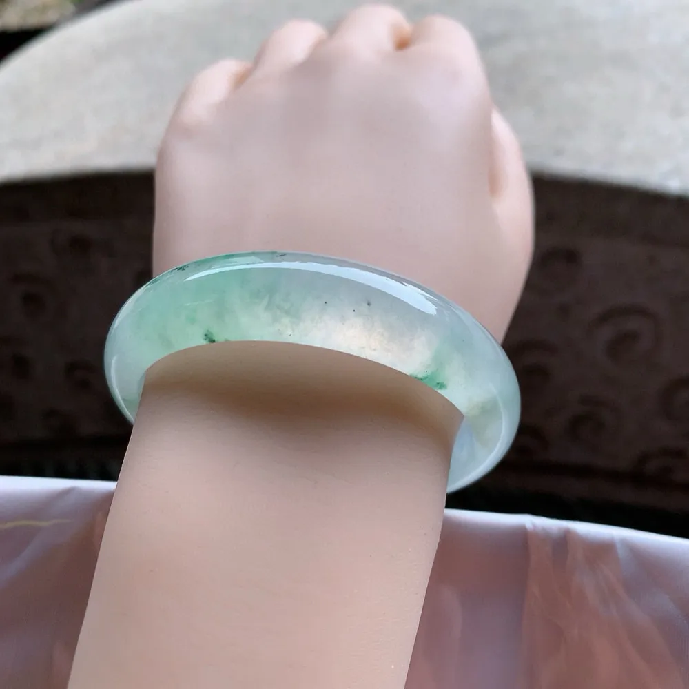 正圈冰玻飘花 无瑕 尺寸:55.6/13.9/7.7花美 种水好