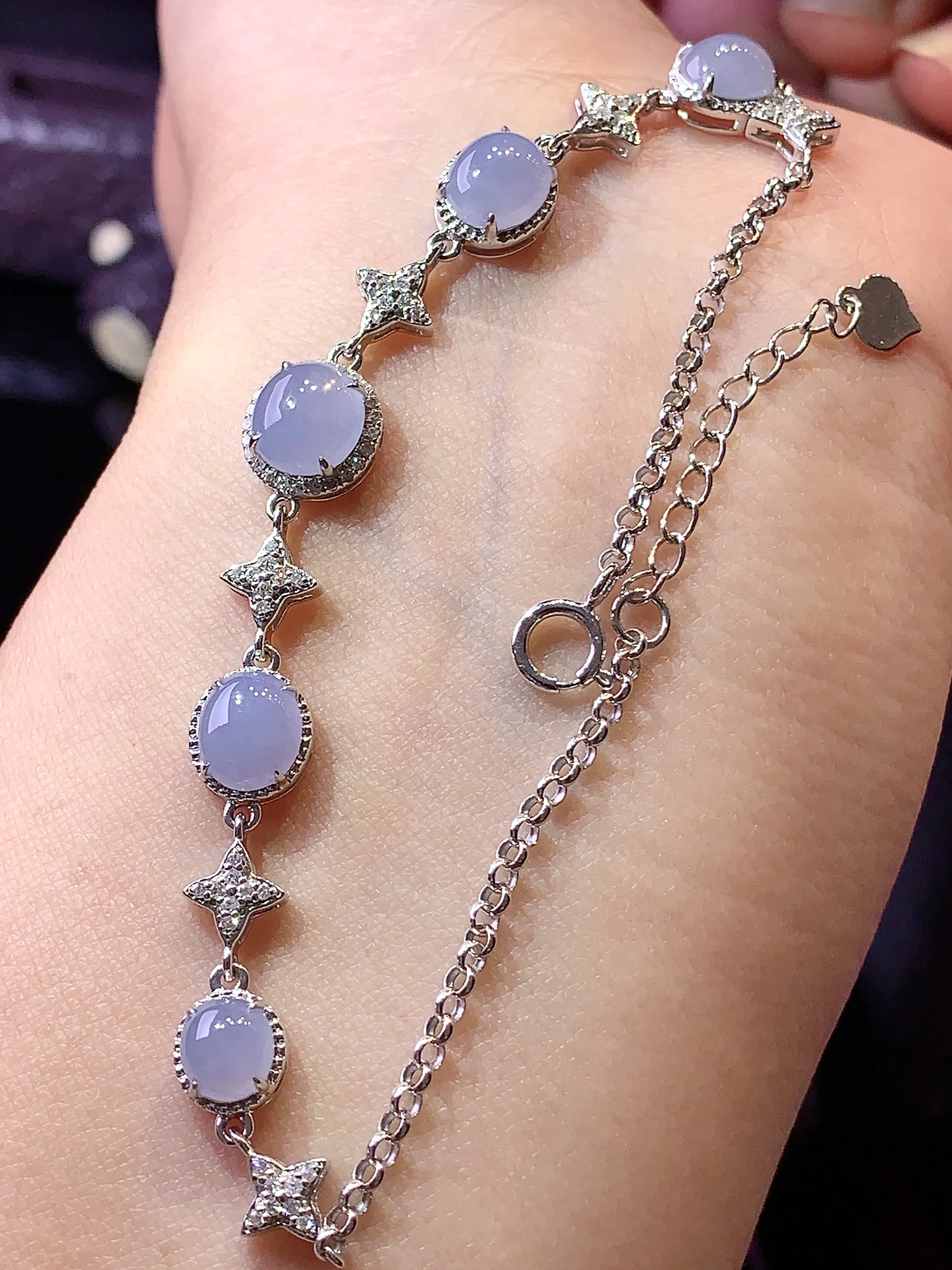 18k金钻镶嵌紫罗兰蛋面手链 玉质细腻 色泽艳丽 整体尺寸96*8*5