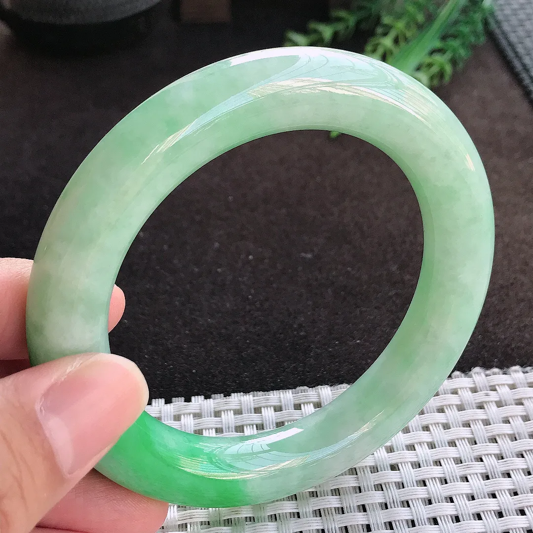 自然光59/11.8/12老坑精美温润飘阳绿胖圆条手镯翡翠玉镯美人镯
