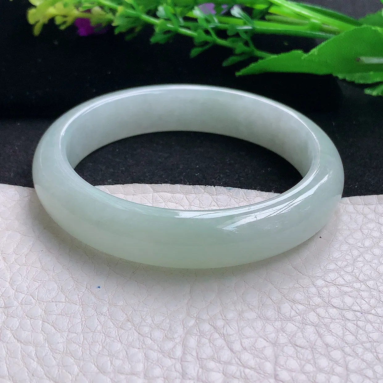 yw5自然光55.5*12.6*7.8平安镯 天然缅甸翡翠a货浅绿宽边玉镯子 玉手环