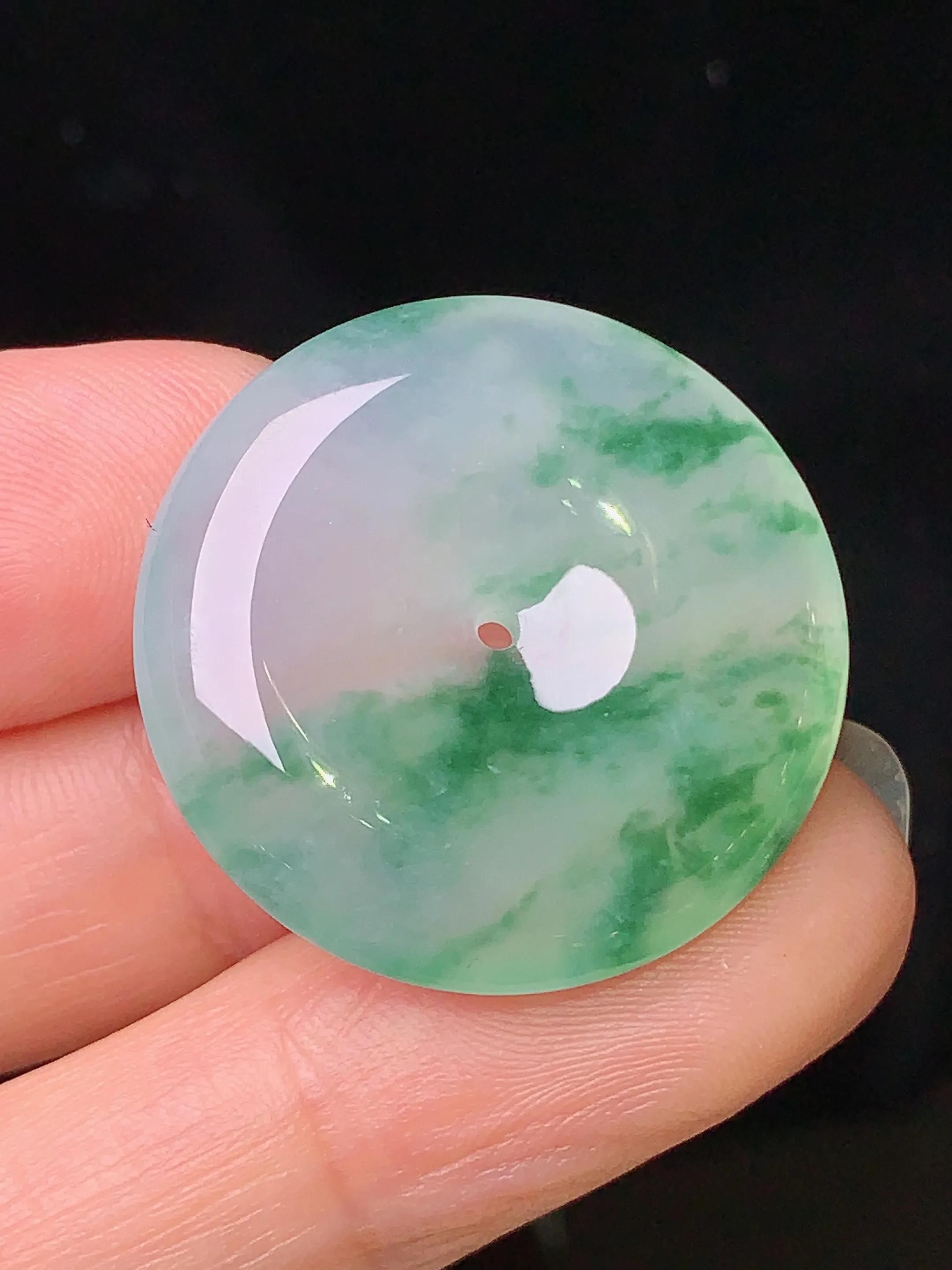 冰种飘绿平安扣吊坠 玉质细腻 色泽清新艳丽 整体尺寸25.5*5.6