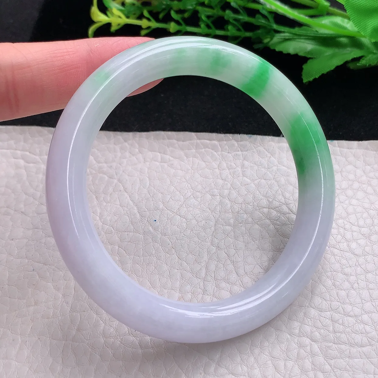 yh自然光59*10.3*9.6美人镯 天然缅甸翡翠a货飘阳绿高雅圆条玉镯子 玉手环