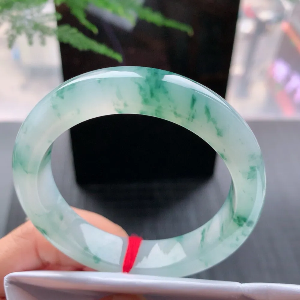 正圈高冰飘花 无瑕 尺寸:54.2/12.7/9.1 花美 种水好