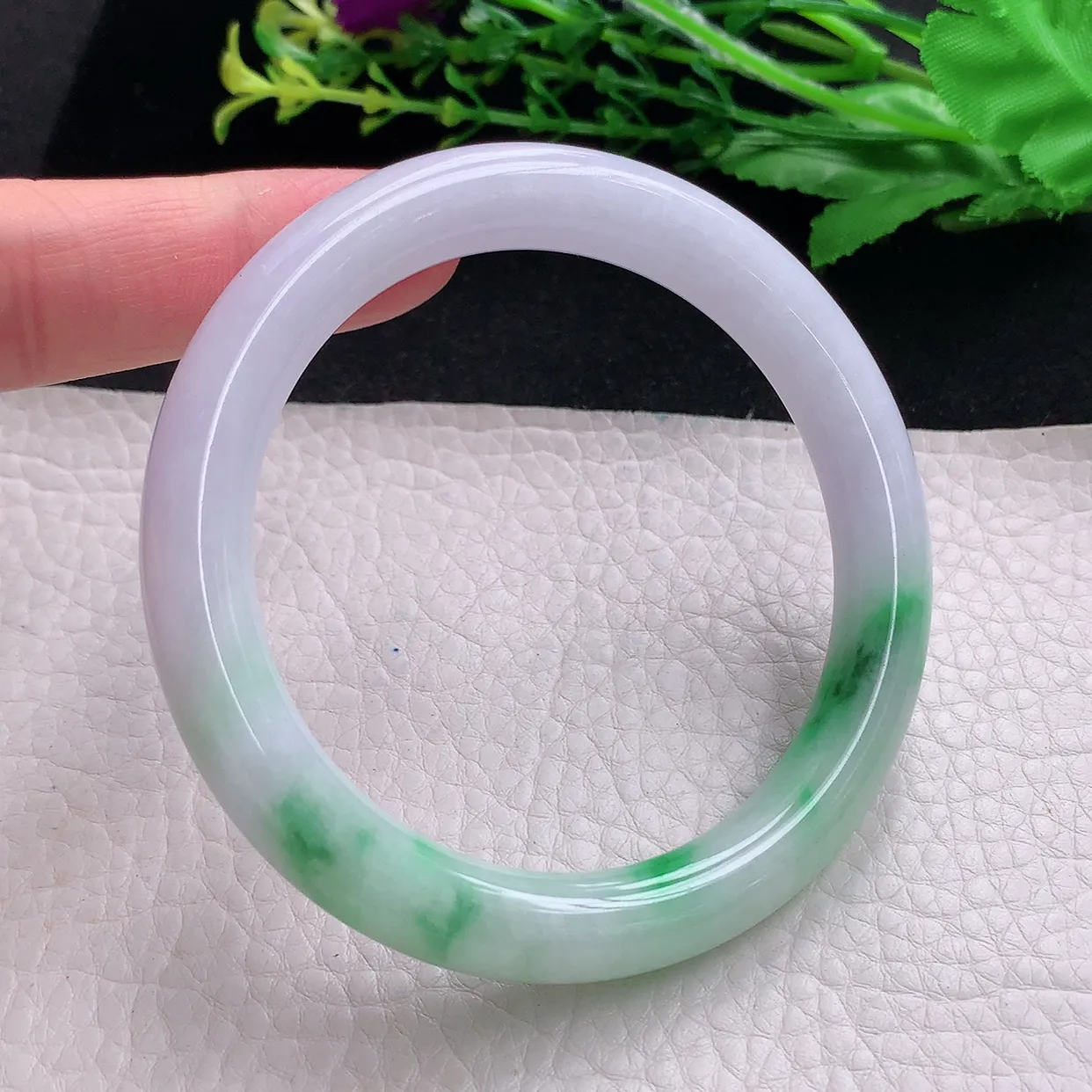 yh自然光59*10.3*9.6美人镯 天然缅甸翡翠a货飘阳绿高雅圆条玉镯子 玉手环