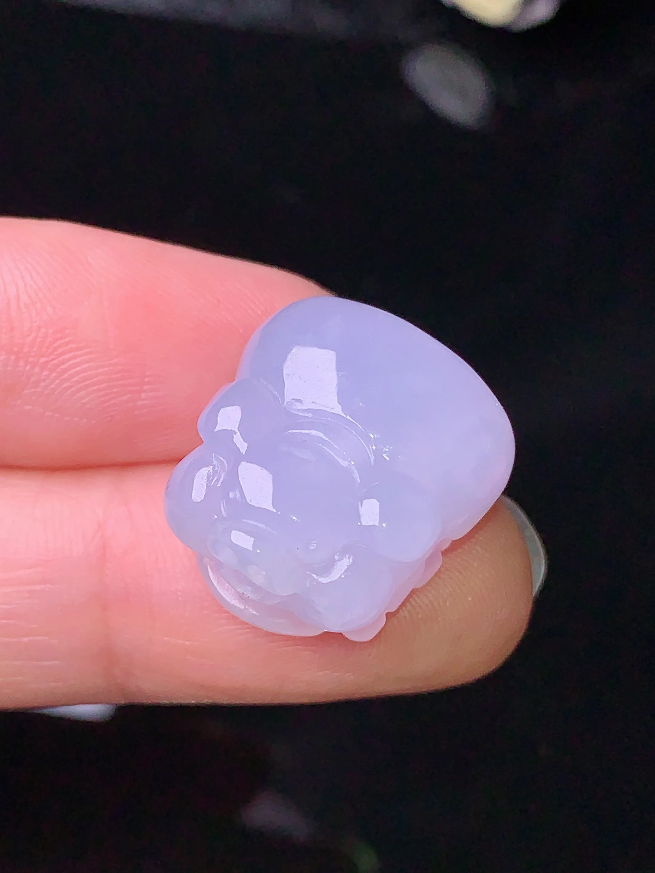 淡紫罗兰生肖猪吊坠 玉质细腻 色泽清新艳丽 整体尺寸17.5*16.2*10.5