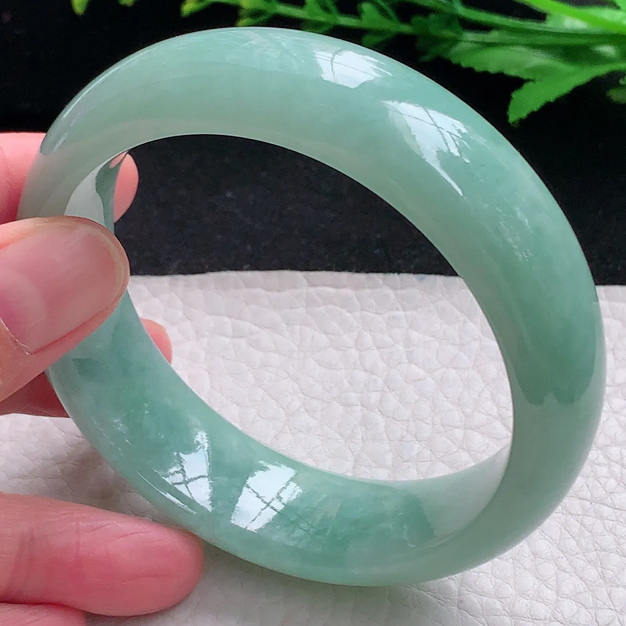 js自然光58.5*18.2*8.8轮胎镯 天然缅甸翡翠a货满绿厚装宽边玉镯子 玉手环