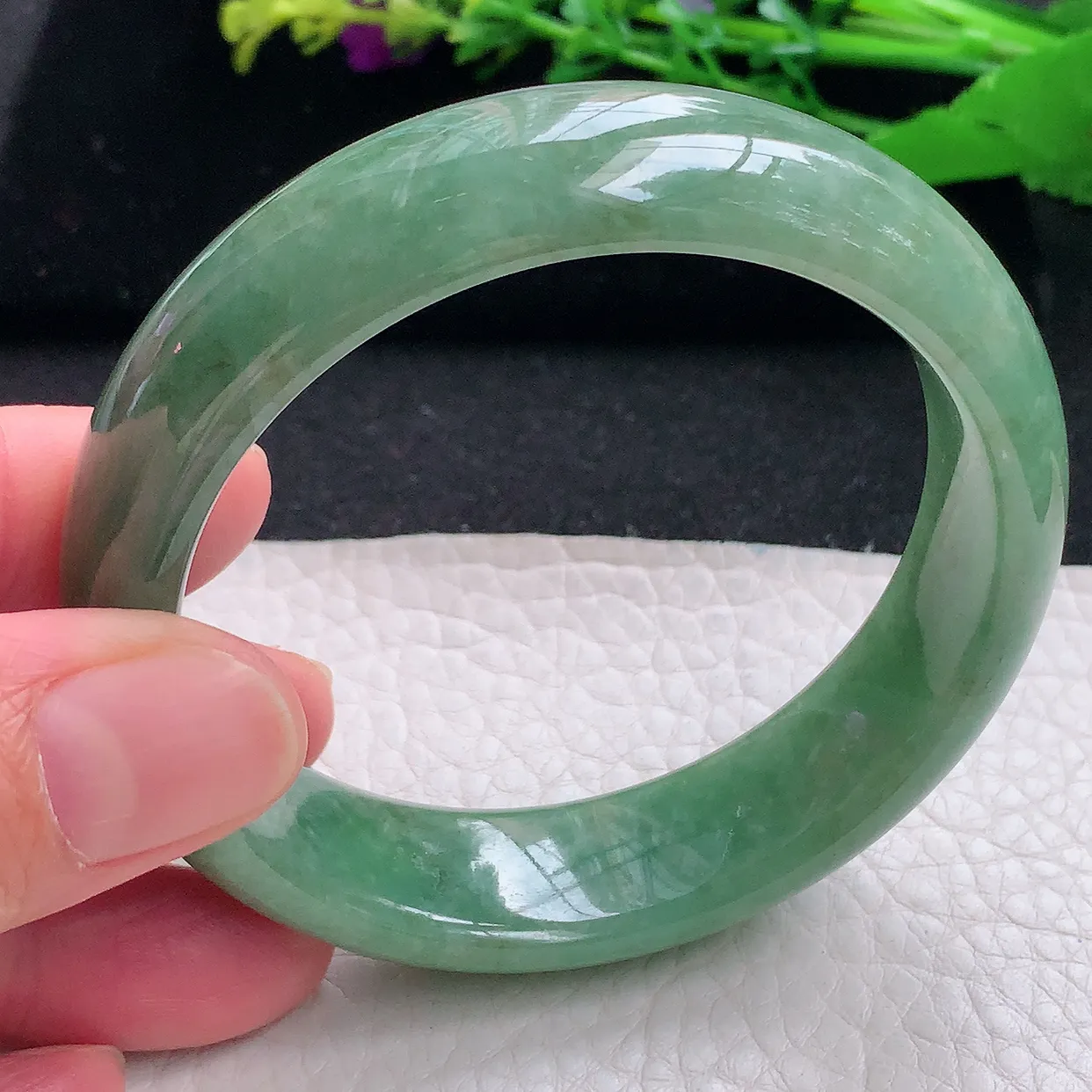 n自然光56*15.8*8轮胎镯 天然缅甸翡翠a货满绿宽边玉镯子 玉手环