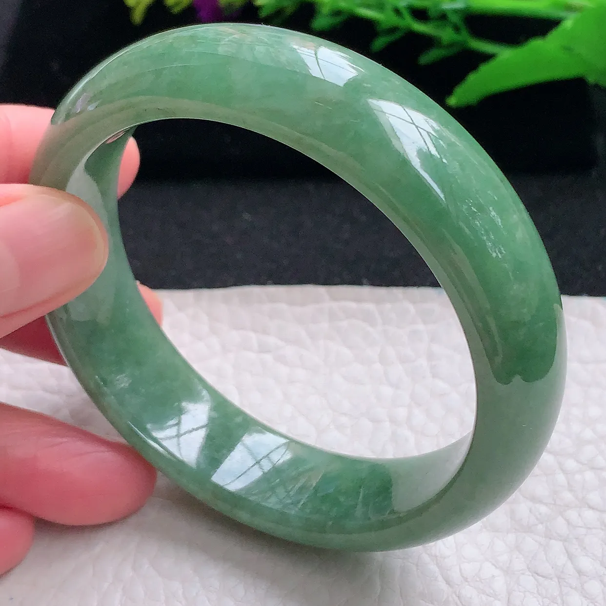 n自然光56*15.8*8轮胎镯 天然缅甸翡翠a货满绿宽边玉镯子 玉手环