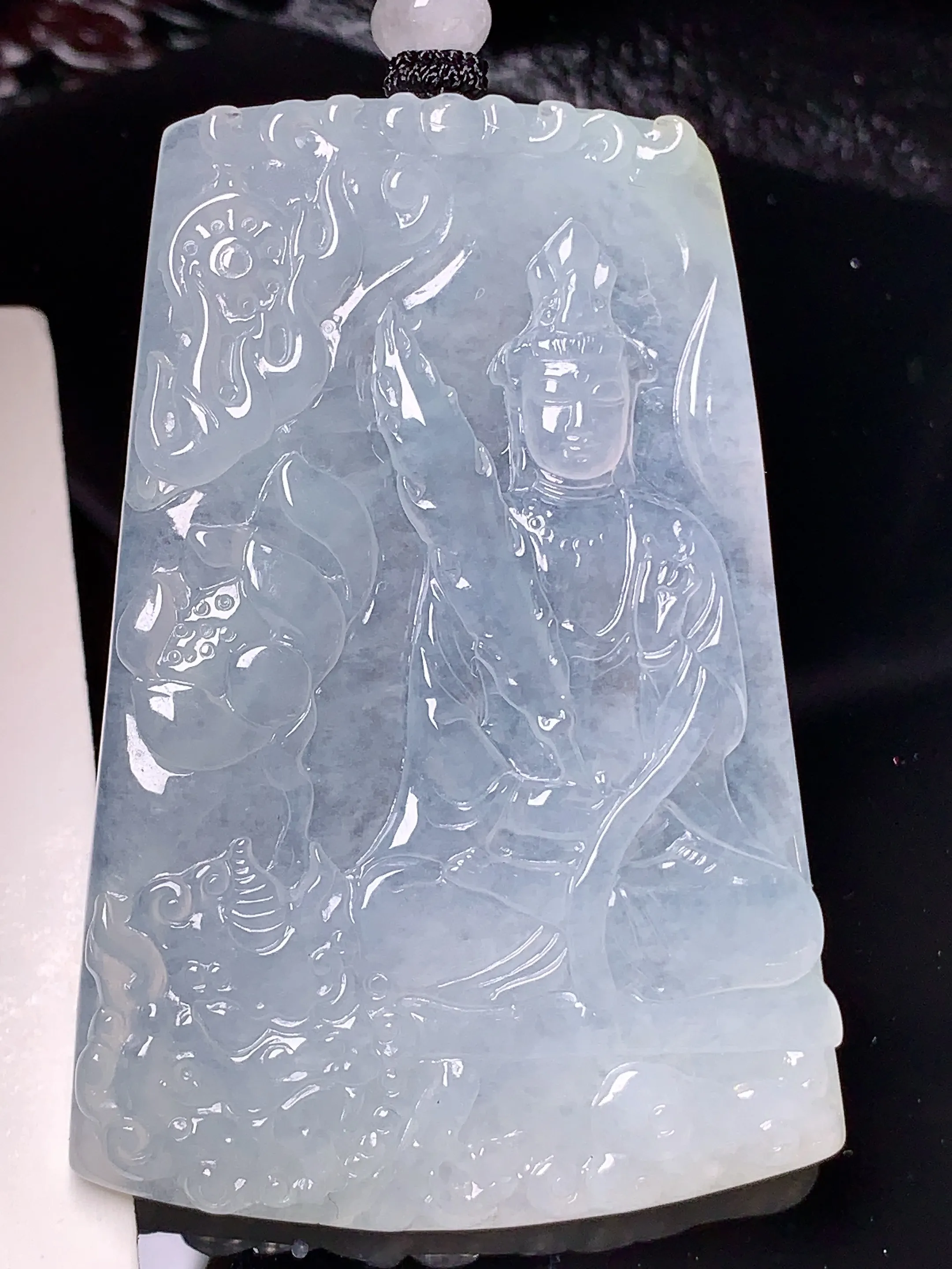 冰种观音菩萨吊坠 玉质细腻 色泽清新艳丽 整体尺寸62.3*42.6*5.5