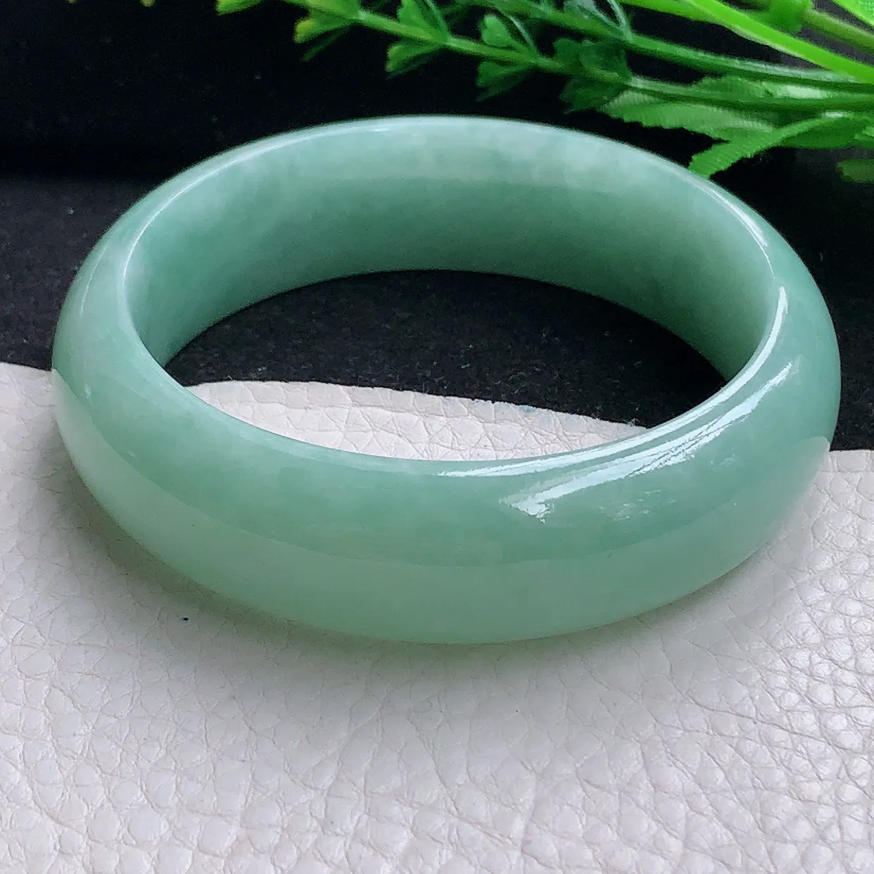 js自然光58.5*18.2*8.8轮胎镯 天然缅甸翡翠a货满绿厚装宽边玉镯子 玉手环