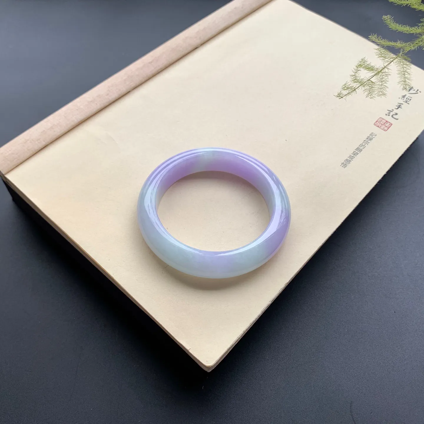 60.5圈口紫罗兰正圈手镯 尺寸：60.5-14-10，无纹裂，色泽仙美，版型厚装