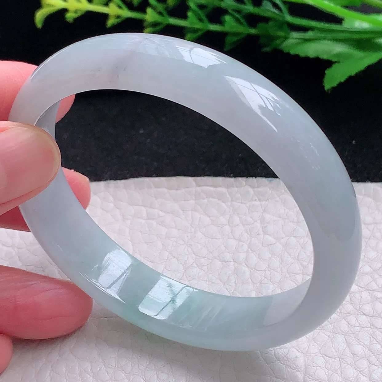 js大圈口58*53*13*6.8贵妃镯 天然缅甸翡翠a货清爽蛋形玉镯子 玉手环