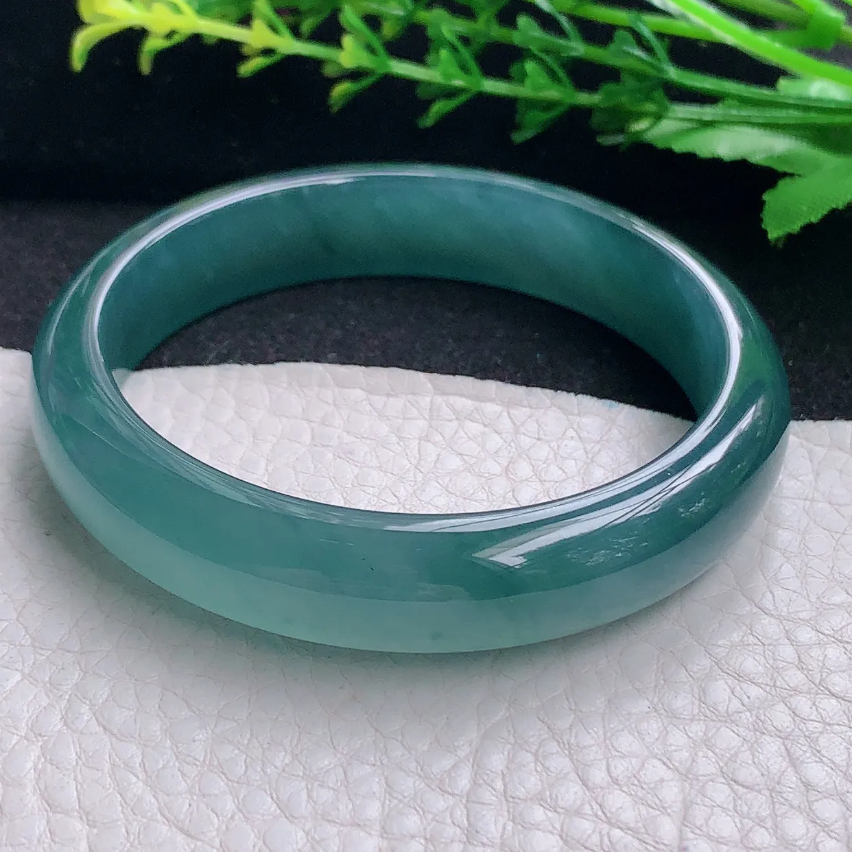 yh自然光57.8*137.5平安镯 天然翡翠a货冰蓝宽边玉镯子 玉手环