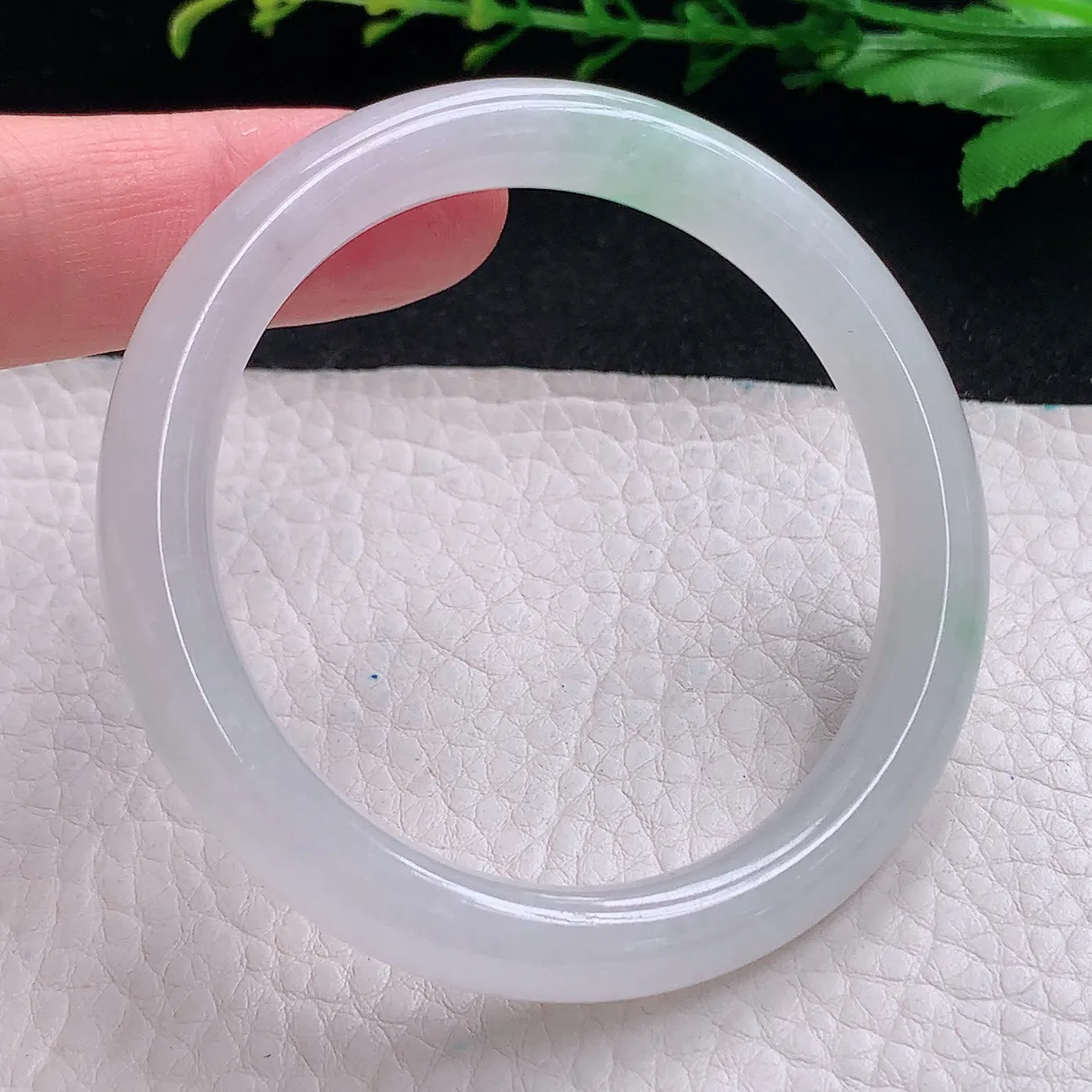 yh小圈口52*8.4*7.美人镯 天然缅甸翡翠a货飘阳绿圆条玉镯子 玉手环