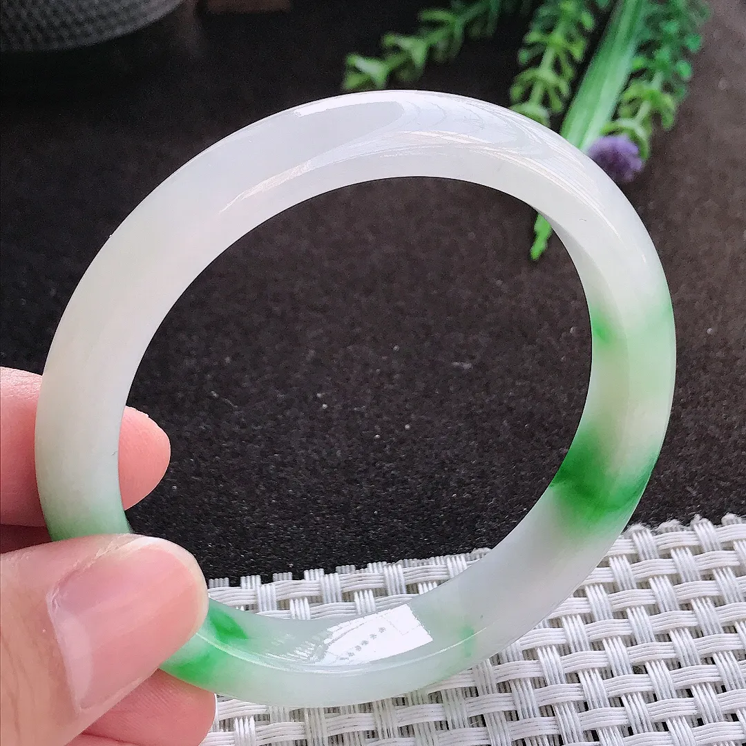 自然光56.5/18.8/8老坑精美冰润辣阳绿手镯宽边翡翠玉镯美人镯