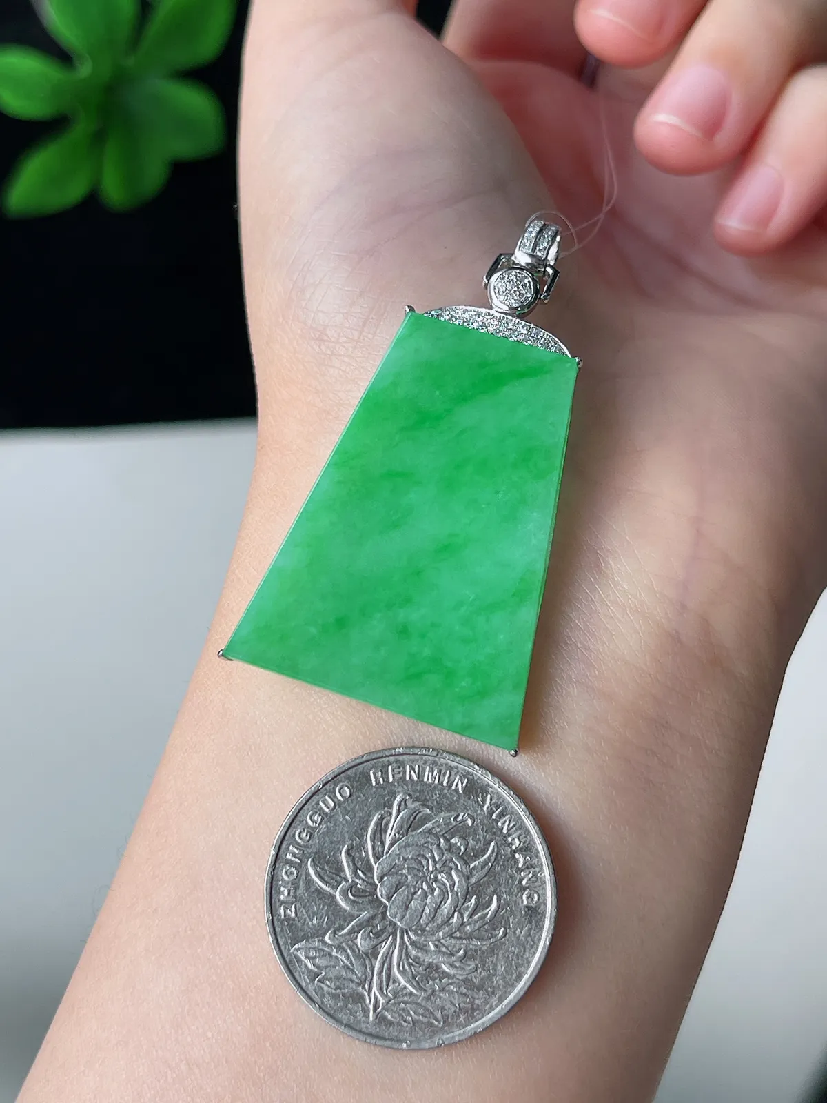 翡翠冰糯种绿色无事牌