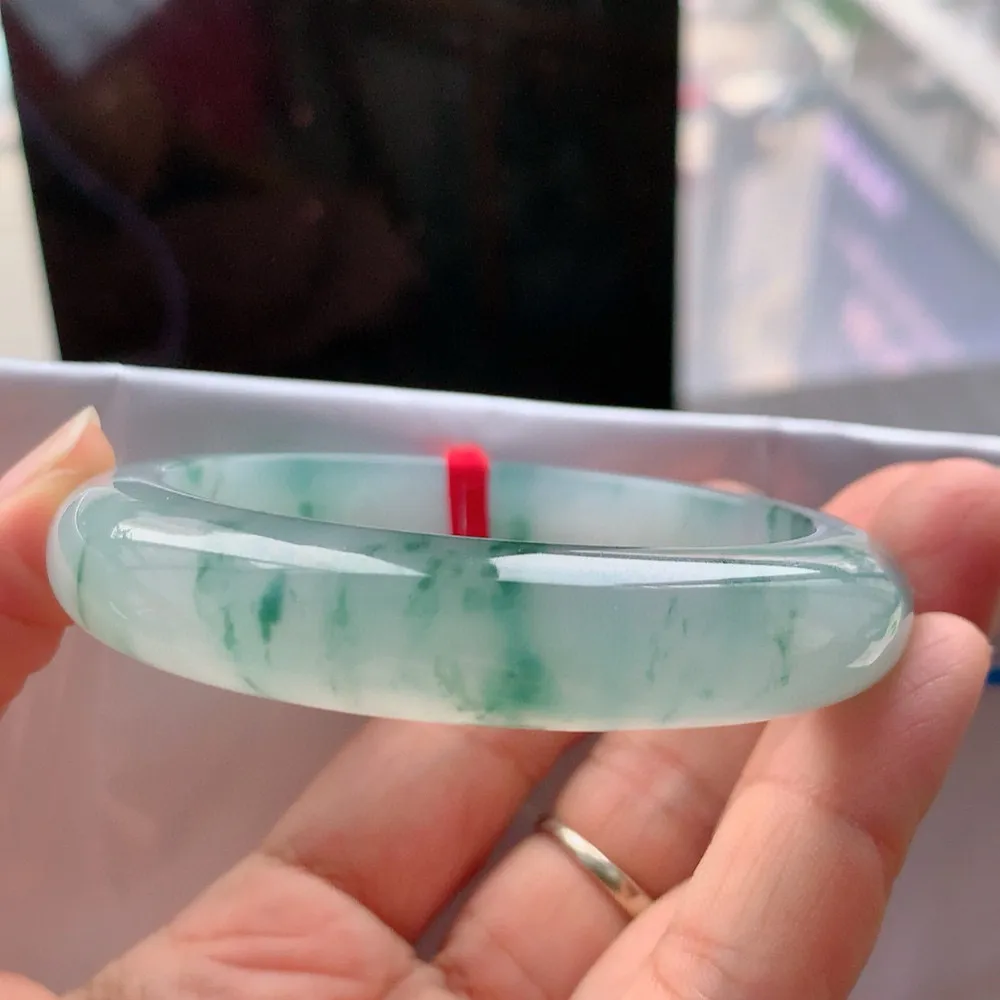 正圈高冰飘花 无瑕 尺寸:54.2/12.7/9.1 花美 种水好