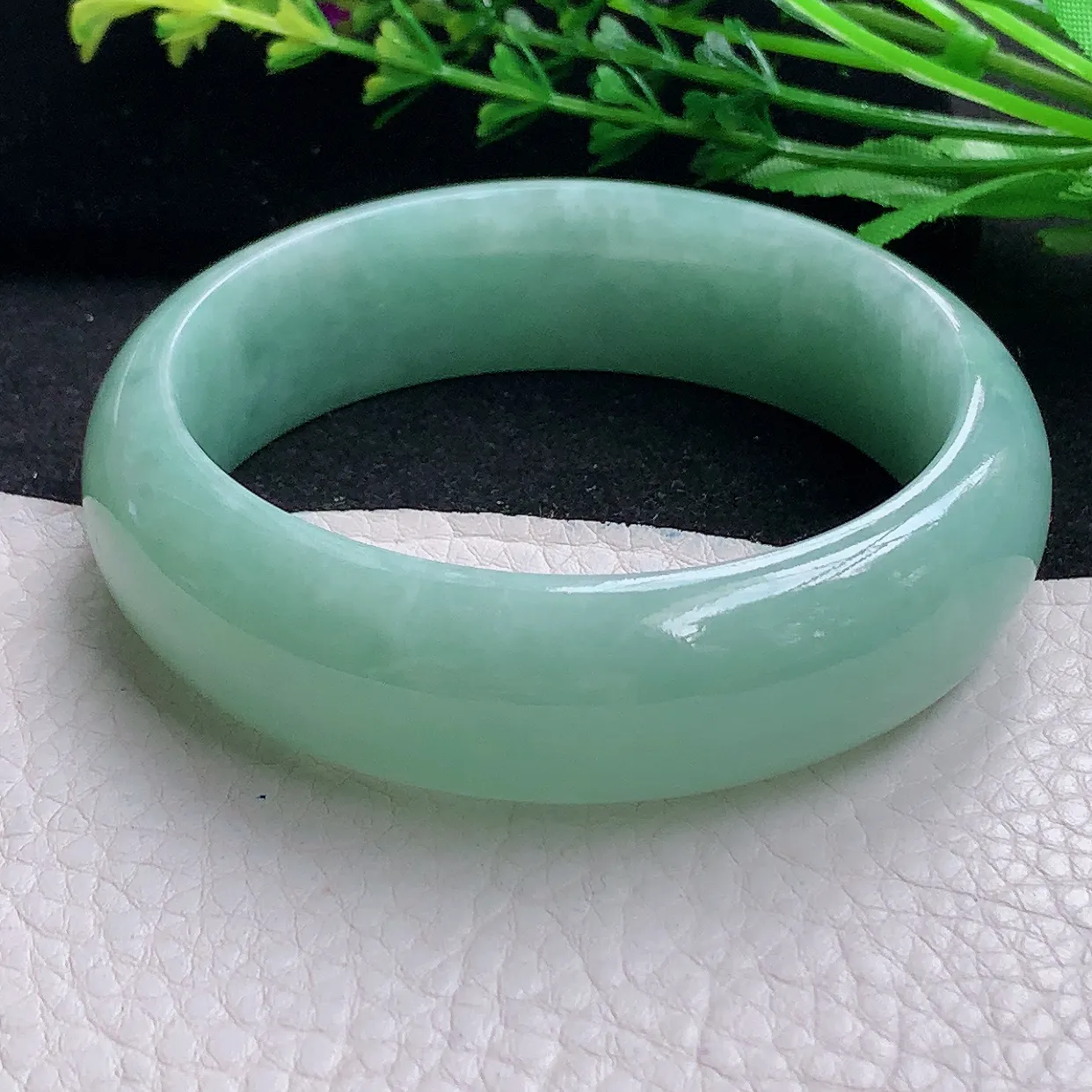 js自然光58.5*18.2*8.8轮胎镯 天然缅甸翡翠a货满绿厚装宽边玉镯子 玉手环