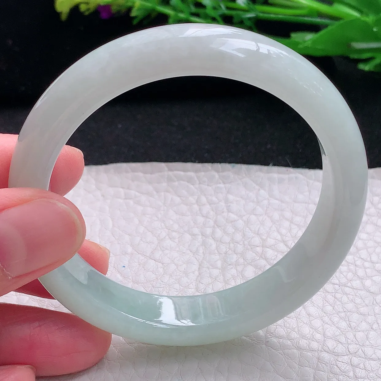 yw5自然光55.5*12.6*7.8平安镯 天然缅甸翡翠a货浅绿宽边玉镯子 玉手环