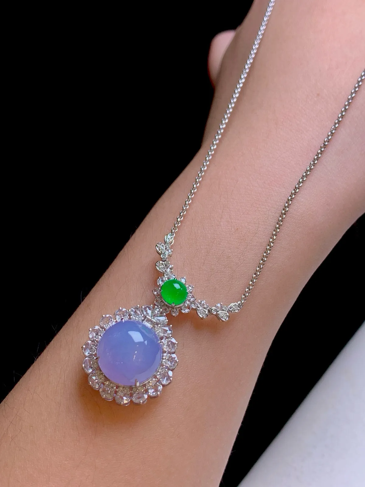 冰紫蛋面锁骨链
18k金钻镶嵌