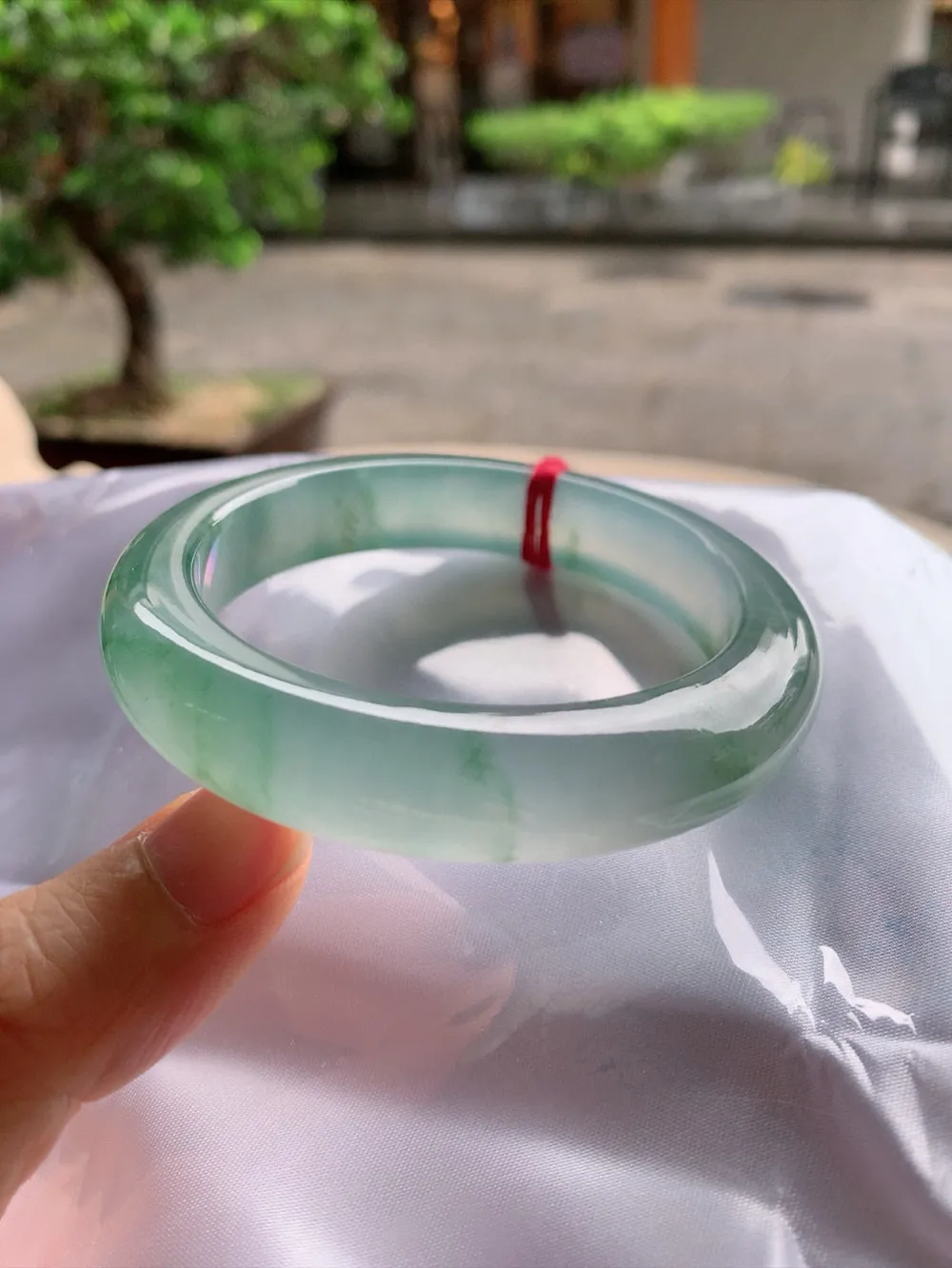 正圈冰玻飘花 无瑕 尺寸:55.2/12.5/9.3 花美 种水好