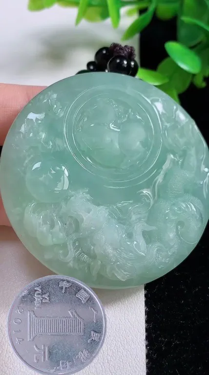 翡翠a货满绿龙牌吊坠，尺寸54-11.8，重:60.45g