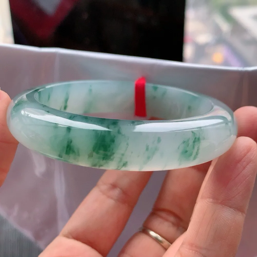 正圈高冰飘花 无瑕 尺寸:54.2/12.7/9.1 花美 种水好