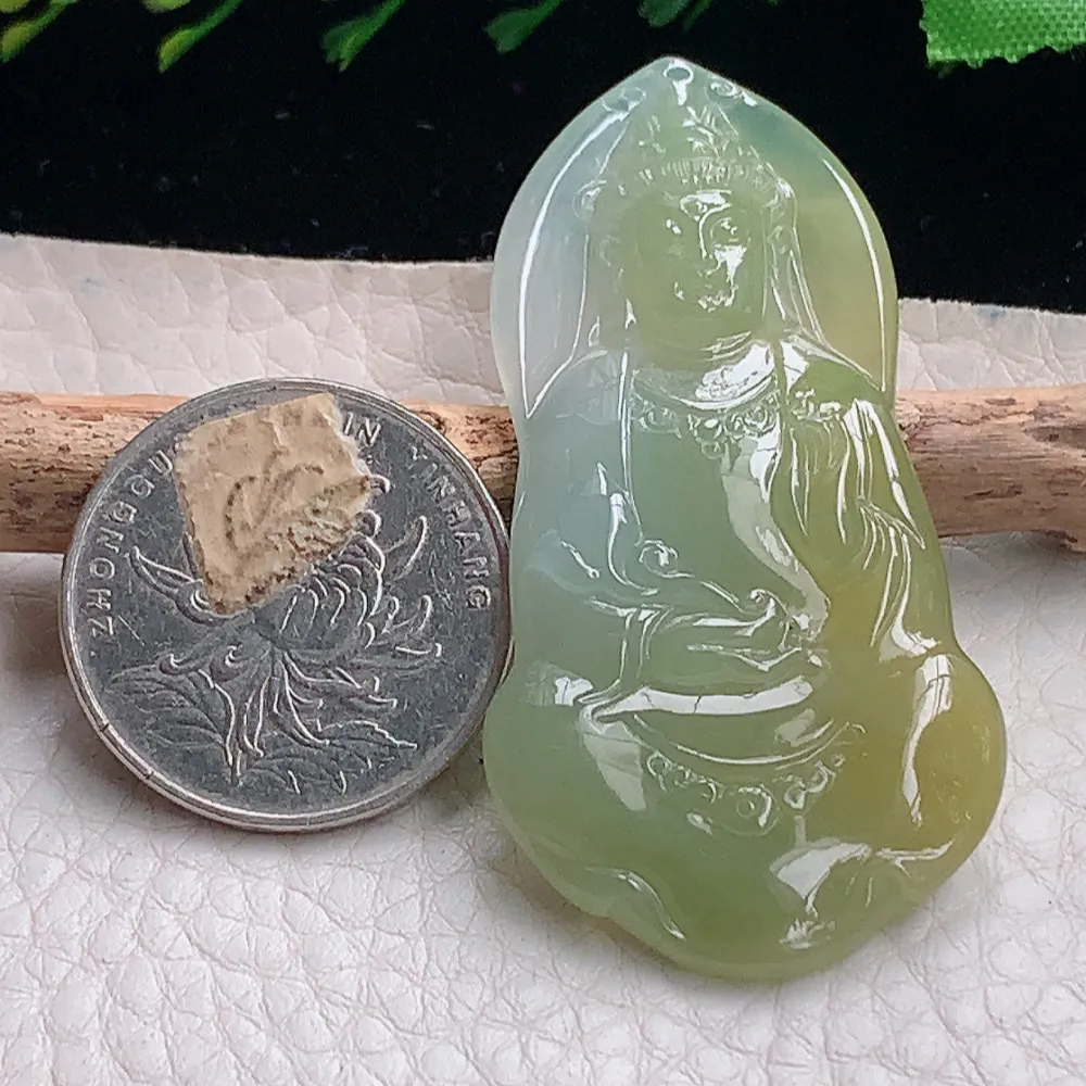 lz自然光54.3*27.8*5.8天然缅甸翡翠冰黄随形观音 玉观音玉吊坠 玉挂件