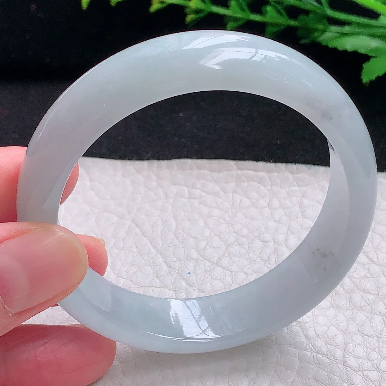 js大圈口58*53*13*6.8贵妃镯 天然缅甸翡翠a货清爽蛋形玉镯子 玉手环